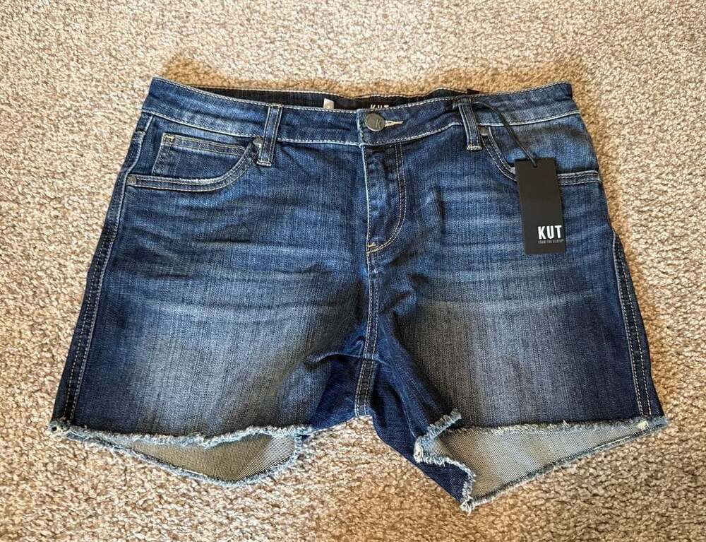 NWT Kut From The Kloth Gidget Fray Denim Shorts Size 8